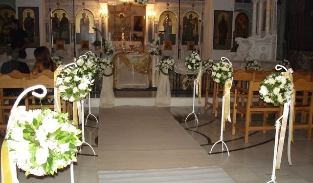 Μαρούσι: Κορωνο-γάμος με νύφη θετική στον ιό – Τουλάχιστον 40 κρούσματα από το γλέντι