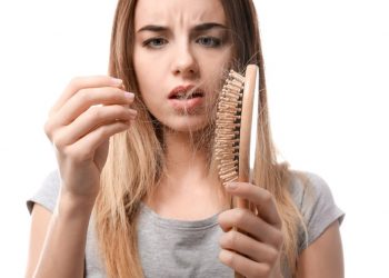 Τριχόπτωση. Πώς την αντιμετωπίζουμε;
