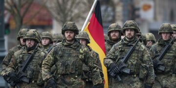 Μόσχα: «Εξωφρενική» η απόφαση της Γερμανίας να στείλει όπλα στην Ουκρανία – Οι ενέργειες της ΕΕ θα έχουν «σκληρή απάντηση»