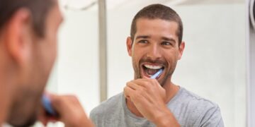 Alldaynews.gr Η κίνηση στο βούρτσισμα των δοντιών που ωφελεί την υγεία