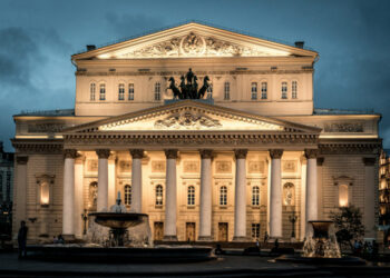 Παραιτήθηκε ο διευθυντής του θεάτρου Μπολσόι – «Αντί να μας χρησιμοποιήσετε, για να ενώσουμε τα έθνη… εξοστρακιζόμαστε»