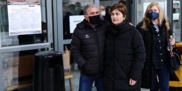 Alldaynews.gr Νέα αναβολή στη δίκη Τοπαλούδη – Έξαλλοι οι γονείς της που ήρθαν από τον Διδυμότειχο