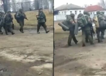 Ρώσοι κλέβουν ουκρανικά αυτοκίνητα και φεύγουν να γλιτώσουν: Διμοιρία έφυγε με τα πόδια και οι Ουκρανοί τους φώναζαν: «Ευχαριστούμε»