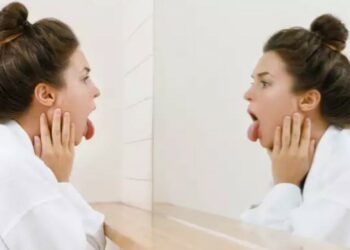 Προσοχή! Αν παρατηρήσετε αυτό στη γλώσσα σας και δεν υποχωρεί, κάντε εξέταση για καρκίνο