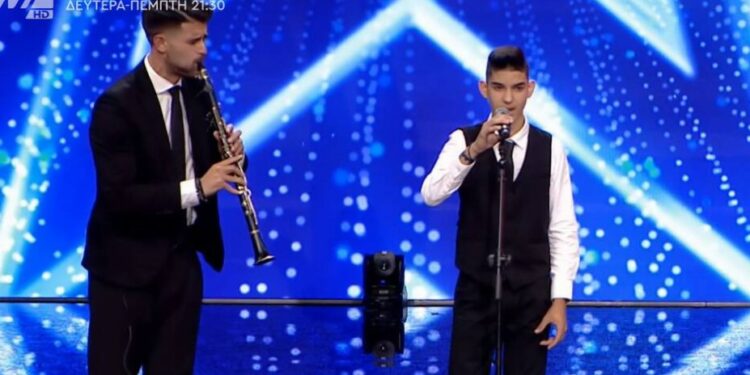 Ελλλάδα έχεις Ταλέντο: Ο 14χρονος τραγούδησε δημοτικά και κέρδισε golden buzzer-Συγκίνηση στο πλατό[video]