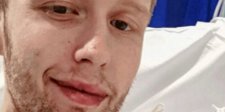 «Νόμιζαν ότι ήταν πολύ νέος για καρδιακή πάθηση»: Μητέρα που έχασε τον γιο της στα 25, προειδοποιεί για τα συμπτώματα