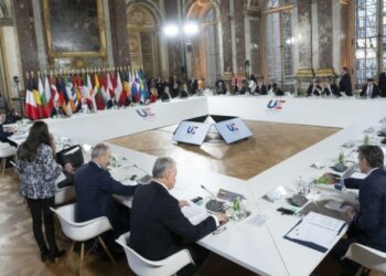 Σύνοδος Κορυφής της ΕΕ στις Βερσαλλίες: Ολονύχτιες διαβουλεύσεις για τα μέτρα κατά της ακρίβειας – Στο τραπέζι η πρόταση Μητσοτάκη