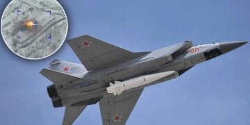 Alldaynews.gr Ουκρανία: Νέα επικίνδυνη τροπή με «χορό» πυραύλων – Ο Ζελένσκι προειδοποιεί τη Ρωσία με απώλειες