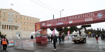 Alldaynews.gr 10ος Ημιμαραθώνιος Αθήνας: Ποιοι δρόμοι είναι κλειστοί-Οι εναλλακτικές διαδρομές για τους οδηγούς