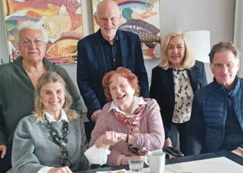 Μαργαρίτα Παπανδρέου: Σπάνια εμφάνιση στα 98 με τους γιους της