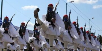 Alldaynews.gr 25η Μαρτίου: LIVE η Στρατιωτική Παρέλαση στην Αθήνα