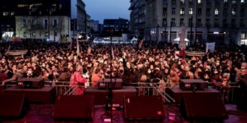 Alldaynews.gr Δείτε live τη μεγάλη συναυλία Ειρήνης στα Προπύλαια – Τέλος στον πόλεμο στην Ουκρανία