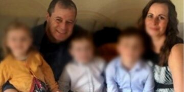 Alldaynews.gr Έριξε μορφίνη στα δημητριακά τους: Η μητέρα που σκότωσε τα 3 παιδιά της και το δικαστήριο την αθώωσε