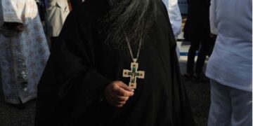 Επεισοδιακά θυρανοίξια ναού στα Φάρσαλα – Στο αυτόφωρο “πρωτοπρεσβύτερος, αρχιμανδρίτης και μητροπολίτης”