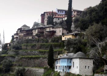 Alldaynews.gr Τραγωδία στο Άγιον Όρος: Νεκρός ο 40χρονος αστυνομικός που αυτοπυροβολήθηκε-Δεν άντεξε τη μοναξιά