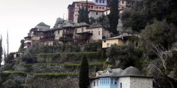 Alldaynews.gr Τραγωδία στο Άγιον Όρος: Νεκρός ο 40χρονος αστυνομικός που αυτοπυροβολήθηκε-Δεν άντεξε τη μοναξιά