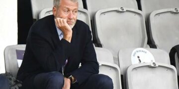 Alldaynews.gr Πόλεμος στην Ουκρανία: Επίσημη δήλωση Αμπράμοβιτς – Πουλάει την Τσέλσι και δίνει τα κέρδη στα θύματα