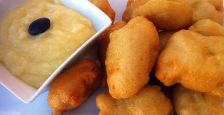 Alldaynews.gr Το μυστικό για να πετύχει το κουρκούτι του μπακαλιάρου δεν θέλει αυγό ή μπύρα