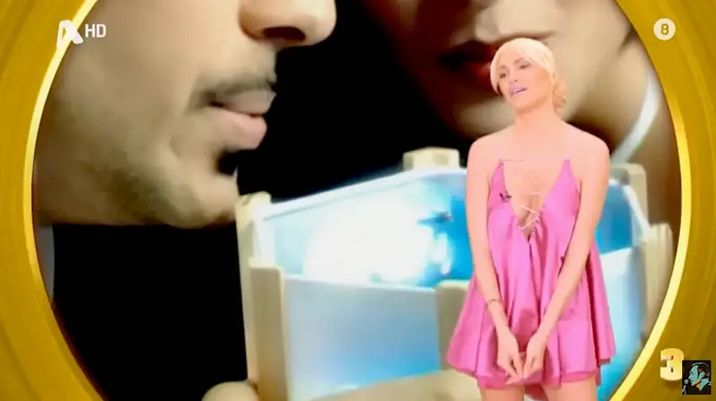 Κάτι ξέχασε να φορέσει: Η εμφάνιση της Παναγιώταρου στο Chart Show που τράβηξε πάνω της όλα τα βλέμματα (φωτο, video)