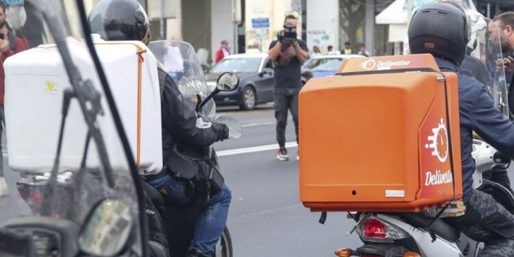 Alldaynews.gr Καλά Νέα για τους ντελιβεράδες! Οι ψηφιακές πλατφόρμες θα καλύπτουν τα έξοδα για κράνη και συντήρηση οχήματος