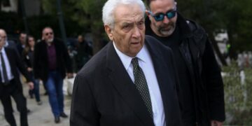 Alldaynews.gr Δεν κάλυπτε μόνο την άρνησή επιστροφής στη Γη: Το διασημότερο ασφαλιστήριο ζωής του Δημήτρη Κοντομηνά που έγραψε ιστορία