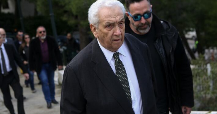 Alldaynews.gr Δεν κάλυπτε μόνο την άρνησή επιστροφής στη Γη: Το διασημότερο ασφαλιστήριο ζωής του Δημήτρη Κοντομηνά που έγραψε ιστορία