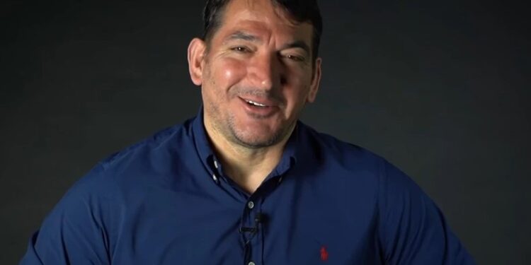 Alldaynews.gr Πύρρος Δήμας: Πως την “Πάτησε” για μια φέτα καρπούζι!