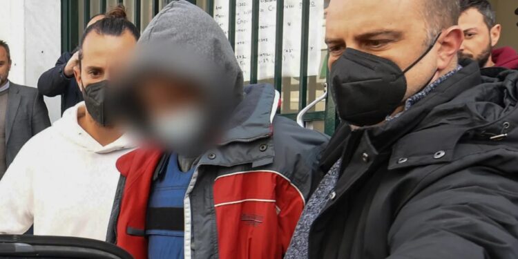 «Μαμά τι έπαθες;» – Συγκλονιστική εξομολόγηση του 12χρονου που βρήκε νεκρούς τη μητέρα και τα αδέρφια του (video)