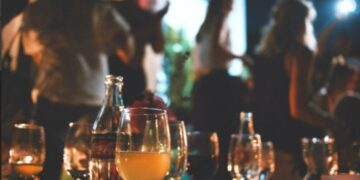 Χωρίς Μάσκα σε εσωτερικούς χώρους! Τέλος τα μέτρα στην εστίαση για όλους….αλλά μέχρι τον Οκτώβριο