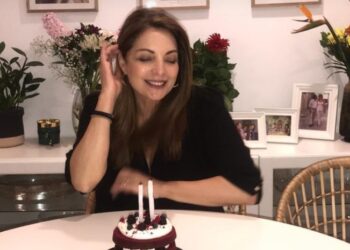 Γενέθλια για την Άντζελα Γκερέκου – Η τούρτα και το μήνυμα για τον Τόλη Βοσκόπουλο