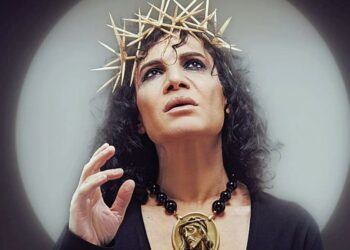 Αποσύρθηκε η προκλητική φωτογράφιση του Καναράκη ως “Ιησούς”