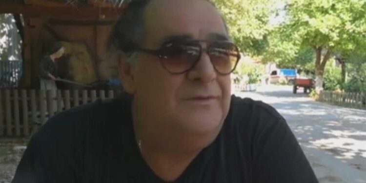 Alldaynews.gr Βασίλης Καρράς: Βγήκε από το νοσοκομείο – Τι συνέβη στη live εμφάνιση του (video)