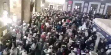 Alldaynews.gr Ουκρανία: Πανικός στον σιδηροδρομικό σταθμό του Κιέβου – Χιλιάδες ψάχνουν βαγόνι σωτηρίας