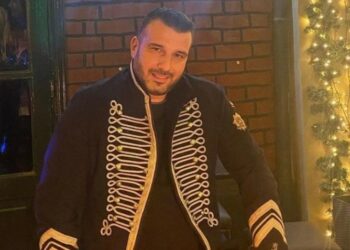 Κυπαρίσσης: «Αγκάλιασα ξανά το παιδί μου, τον είχαν ξυρίσει παντού οι απαγωγείς», λέει ο πατέρας του επιχειρηματία