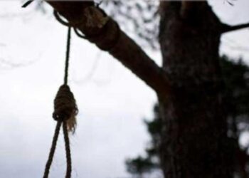 Θρίλερ στην  Καστοριά: Άνδρας βρέθηκε κρεμασμένος σε δέντρο