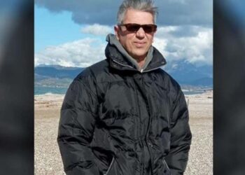 Νταλίκες με αμερικανικά άρματα μάχης κατευθύνονται στον Έβρο