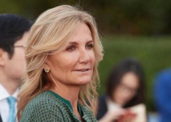 Ουκρανία: Η Μαρέβα Μητσοτάκη εκφράζει την αλληλεγγύη της στον «ηρωικό λαό»