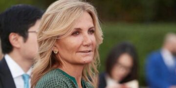 Ουκρανία: Η Μαρέβα Μητσοτάκη εκφράζει την αλληλεγγύη της στον «ηρωικό λαό»