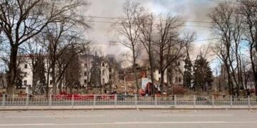 Alldaynews.gr Πόλεμος στην Ουκρανία: Βγαίνουν σώοι οι πολίτες που είχαν κρυφτεί στο θέατρο – Δείτε video