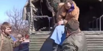 Alldaynews.gr Με εντολή Ζελένσκι στο Τάγμα Αζόφ μεταμφιέστηκαν σε… γυναίκες με γούνες και φούστες για να φύγουν από τη Μαριούπολη (video)