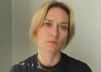 Πόλεμος στην Ουκρανία – Πατέρας Ρωσίδας ηθοποιού στις ΗΠΑ: “Είσαι προδότρα” (Video)