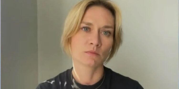 Alldaynews.gr Πόλεμος στην Ουκρανία – Πατέρας Ρωσίδας ηθοποιού στις ΗΠΑ: “Είσαι προδότρα” (Video)