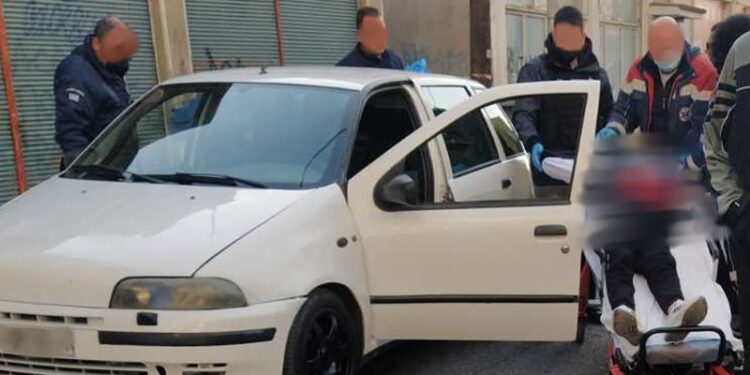 Alldaynews.gr Αγρίνιο: Σοκαριστικές εικόνες από το μαχαίρωμα 29χρονου – Αναζητείται ανήλικος (φωτο)