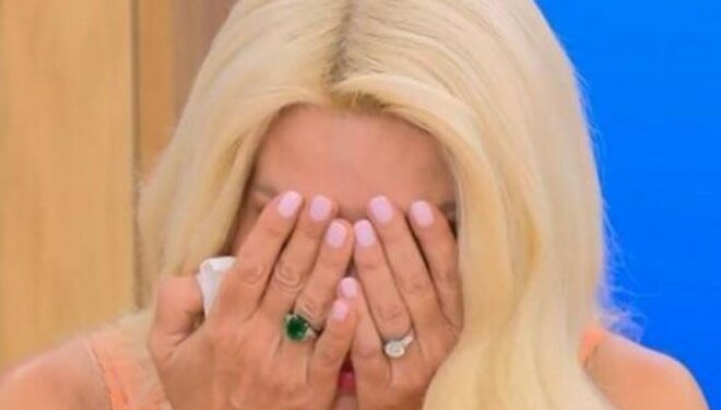 Βαρύ πένθος για την Ελένη Μενεγάκη-Σε πολύ άσχημη ψυχολογική κατάσταση