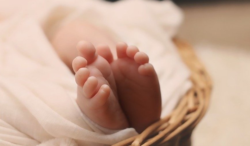 Νεογέννητο θα μεγαλώσει στο Νοσοκομείο του Βόλου – Η τραγική ιστορία της μητέρας του