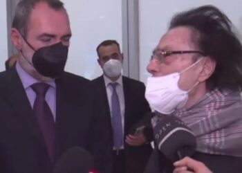 Πόλεμος στην Ουκρανία: Το «μυστήριο» της ρωσικής φάλαγγας των 64 χιλιομέτρων – Γιατί είναι ακινητοποιημένη