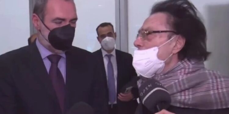 Πόλεμος στην Ουκρανία: Το «μυστήριο» της ρωσικής φάλαγγας των 64 χιλιομέτρων – Γιατί είναι ακινητοποιημένη