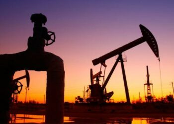 Ξαφνική «βουτιά» των τιμών σε πετρέλαιο και φυσικό αέριο