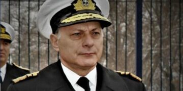 Καταπέλτης ο πρώην αρχηγός ΓΕΝ για Μητσοτάκη: «Θες και συ ρε Καραμήτρο να στείλεις στρατιωτικό υλικό! Κάτσε πίσω!» (video)