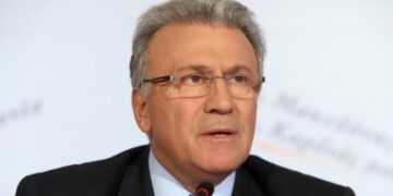 Alldaynews.gr Ψωμιάδης: Πέρασα κορονοϊό, έπεσα με το μηχανάκι και κάηκε το αμάξι μου-Δεν χτύπησε καν το τηλέφωνο!